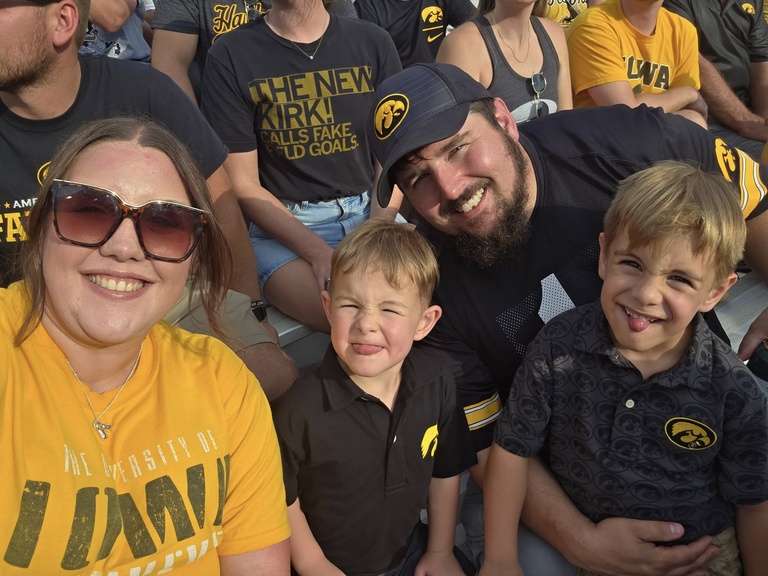 emily-eggers-pic1-family