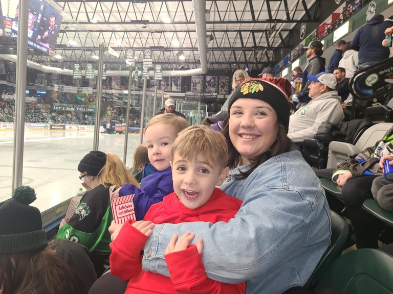 emily-eggers-pic3-family