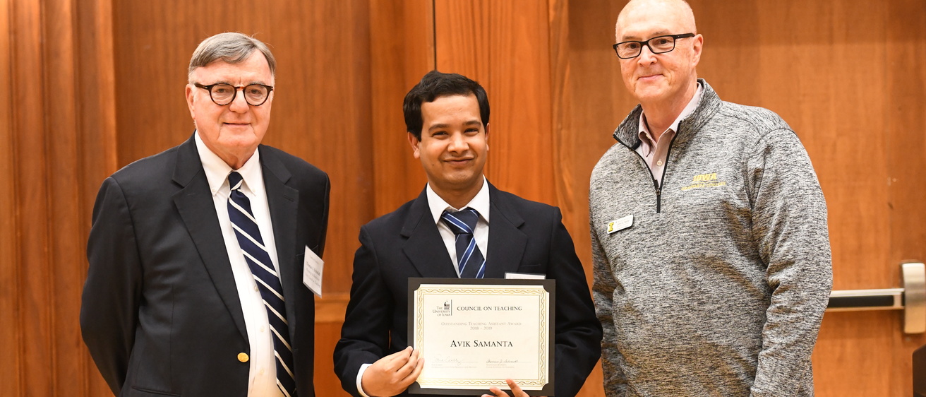 Avik Samanta receiving his 2019 Outstanding Teaching Assistant Award 