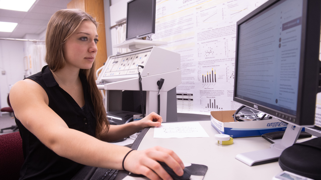 Marissa Mueller working at a computer